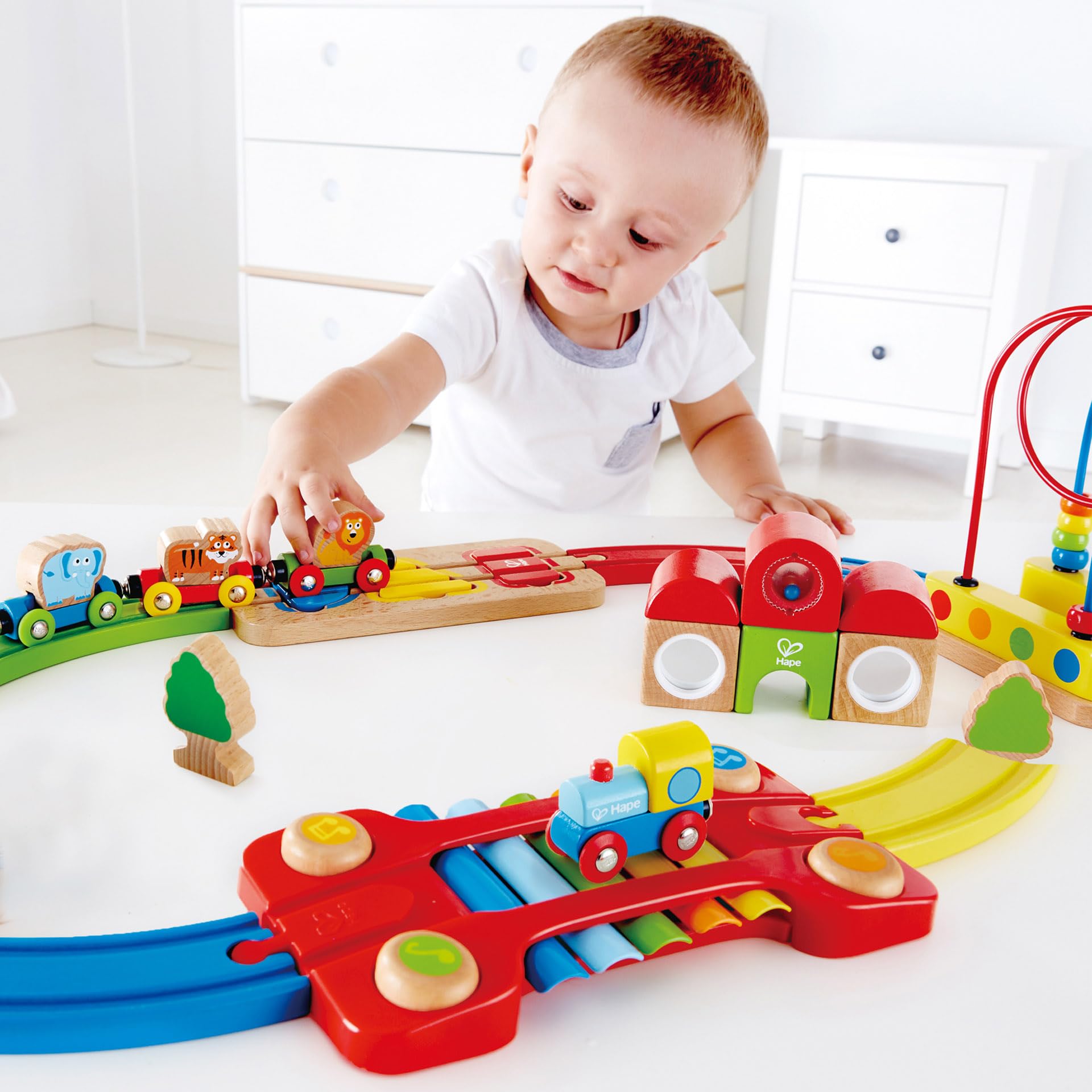 Hape Treno E3826 Pista treno arcobaleno giocattolo educativo musicale 18M+
