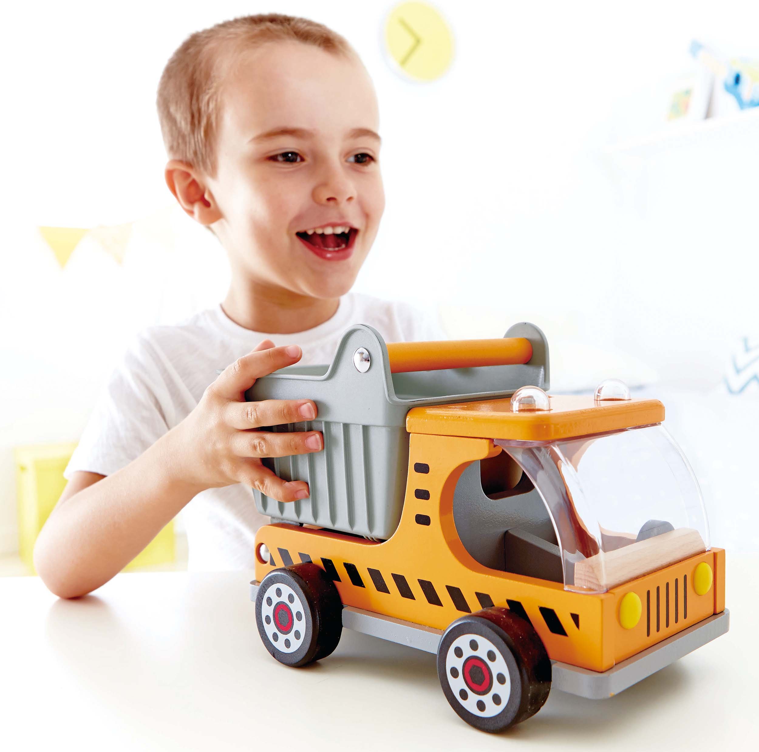 Hape Giochi Camion Ribaltabile camion giocattolo multicolore in legno