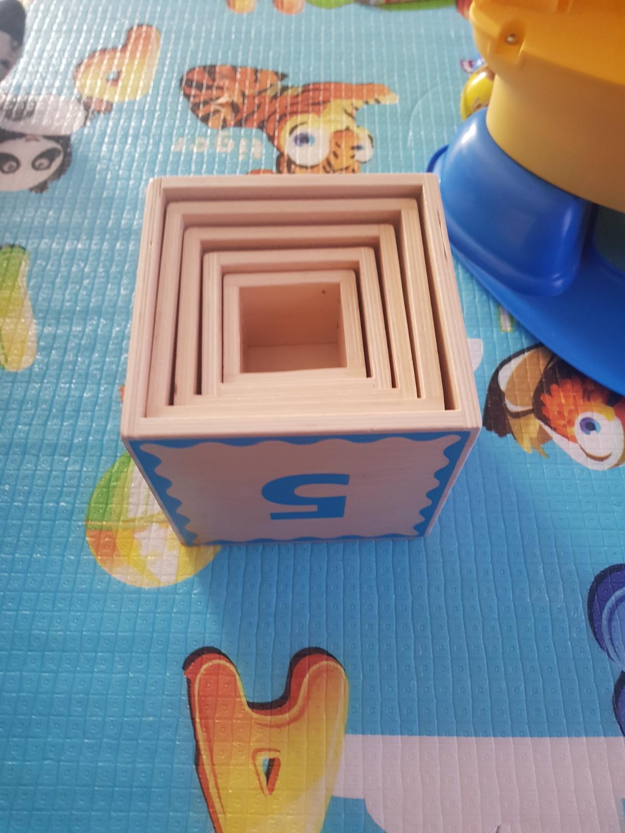 Hape Giocattoli per le abilità motorie E0413 Piramide di Gioco in legno