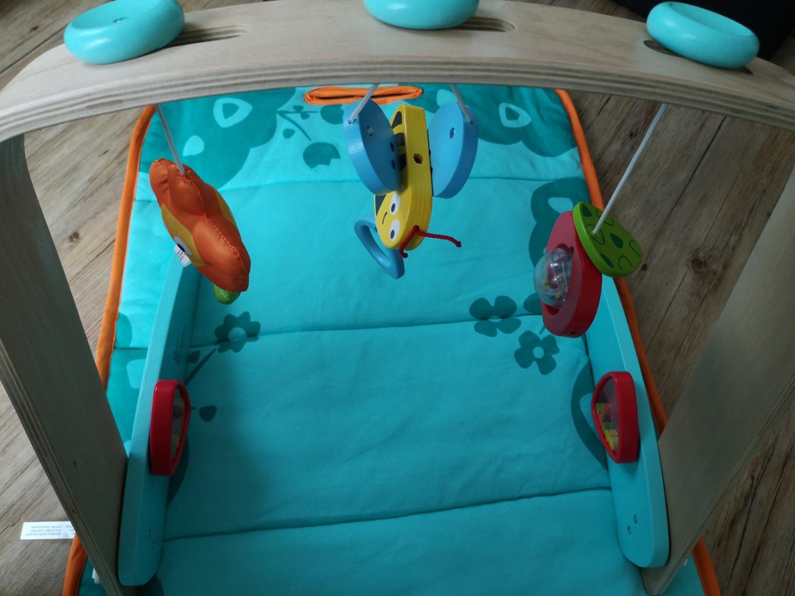 Hape Giocattoli per l'infanzia E0045 palestrina portatile con giochi