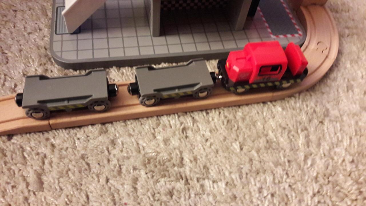 Hape Treno Race Track Station E3734 stazione di pista Green PE