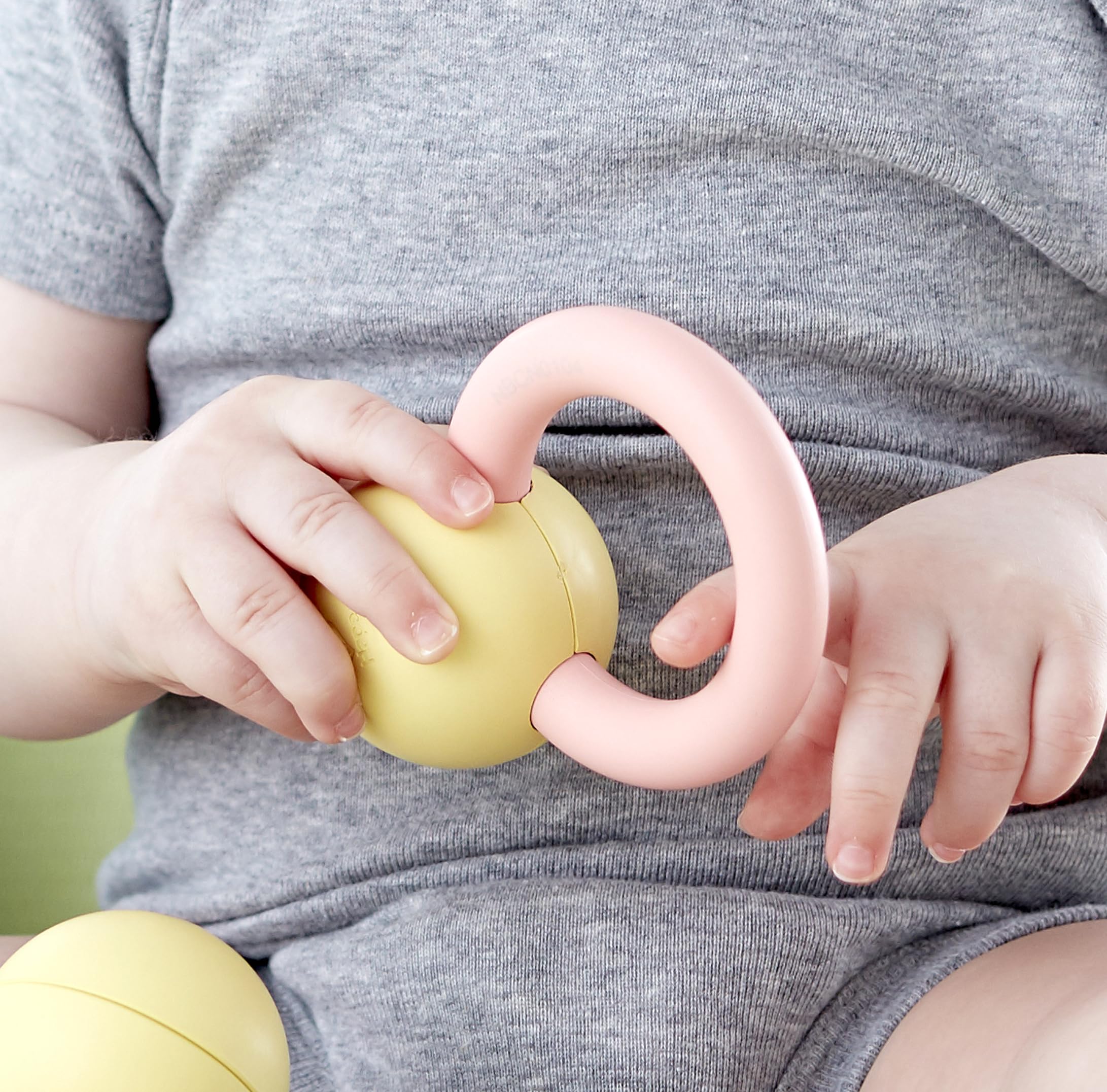 Hape Giocattoli per l'infanzia Sonagli e Massaggiagengive set 3 pezzi in riso giapponese