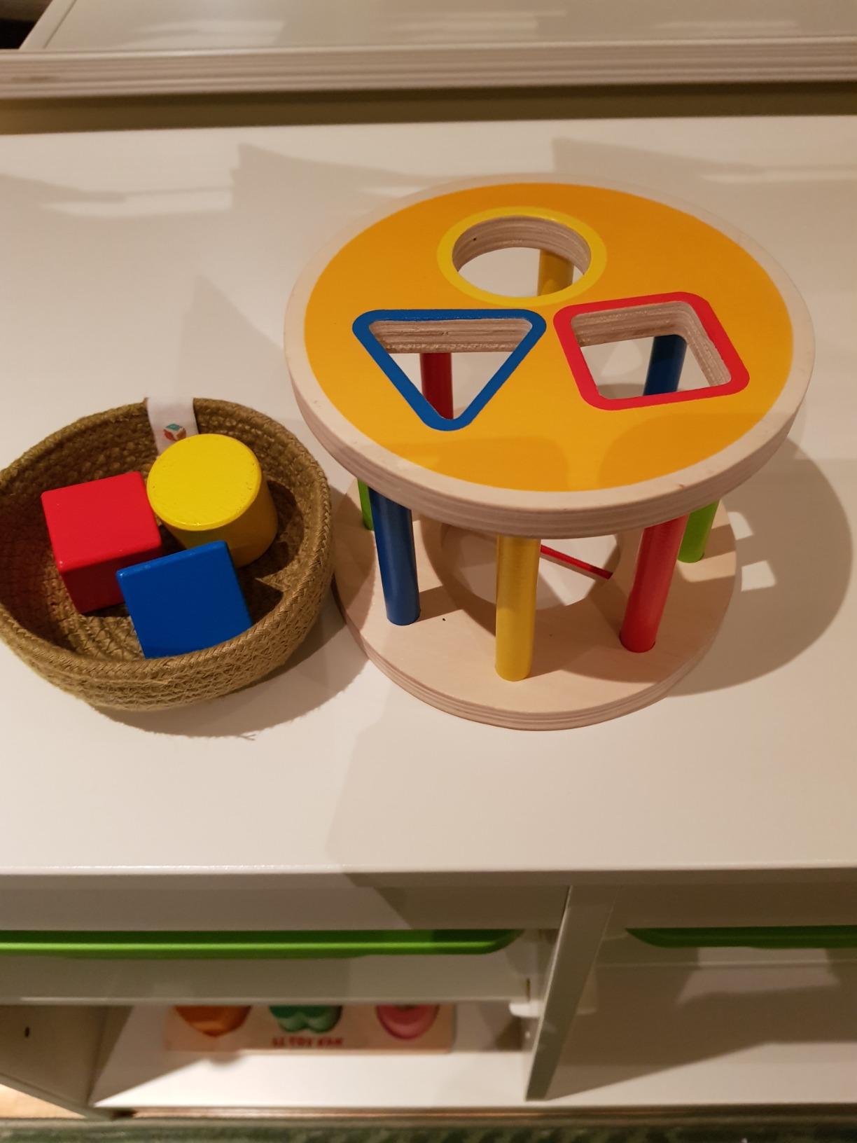 HAPE Giocattoli per le abilità motorie E0500 incastro forme e colori