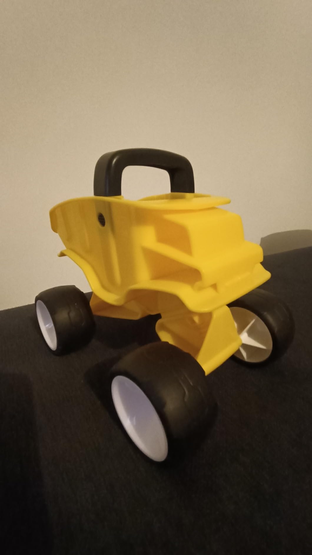 Hape Giochi da spiaggia Autocarro Giallo con cassone ribaltabile camion giocattolo