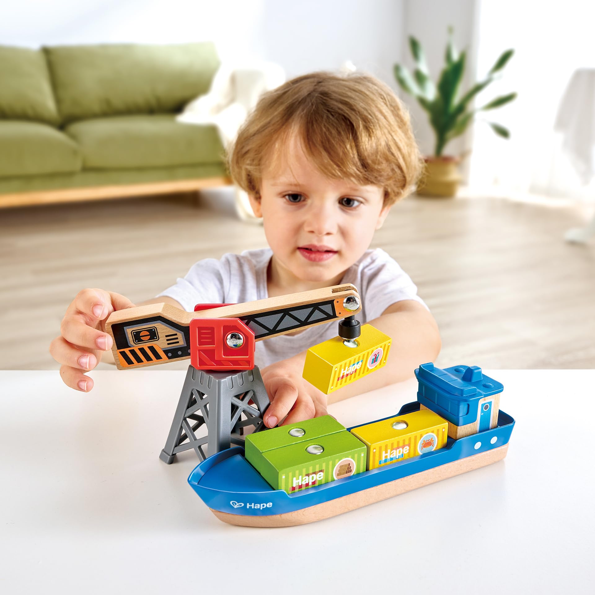 Hape Giochi Nave da Carico e Gru nave giocattolo magnetica