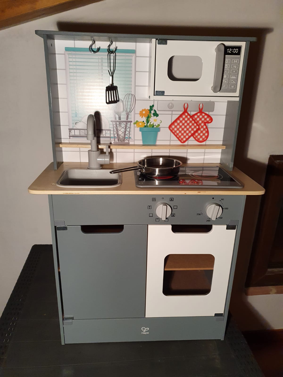 Hape Cucina e accessori Cucina Grigia E3166 cucina giocattolo legno luci suoni