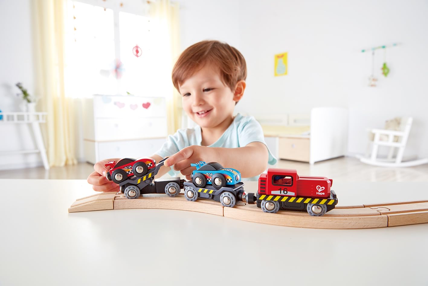 Hape Giochi Transporter di auto da corsa trenino 6 pezzi