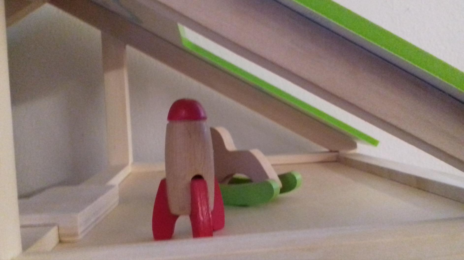 Hape Mobili Cameretta dei bambini per casa delle bambole moderna in legno