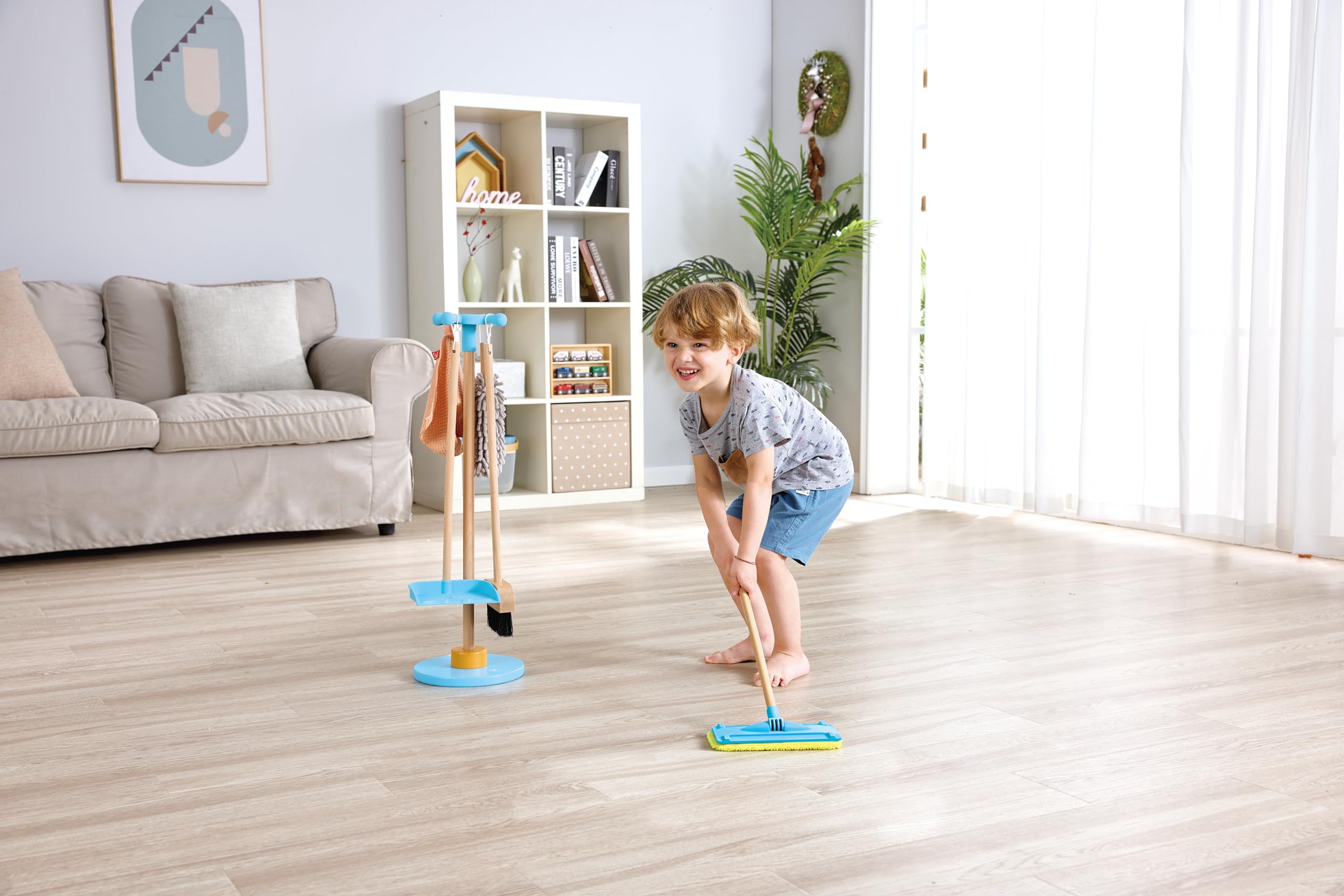 Hape Giochi di ruolo Set per la pulizia giocattolo con supporto